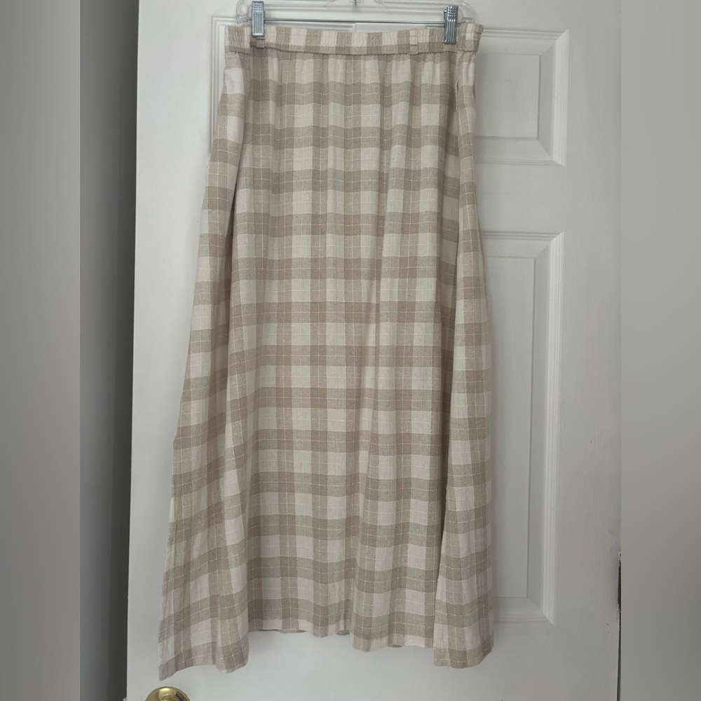 Gingham plaid skirt with pockets